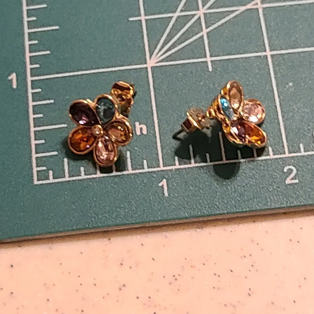 Ladies Earrings For Sale - Picture 6 of 7